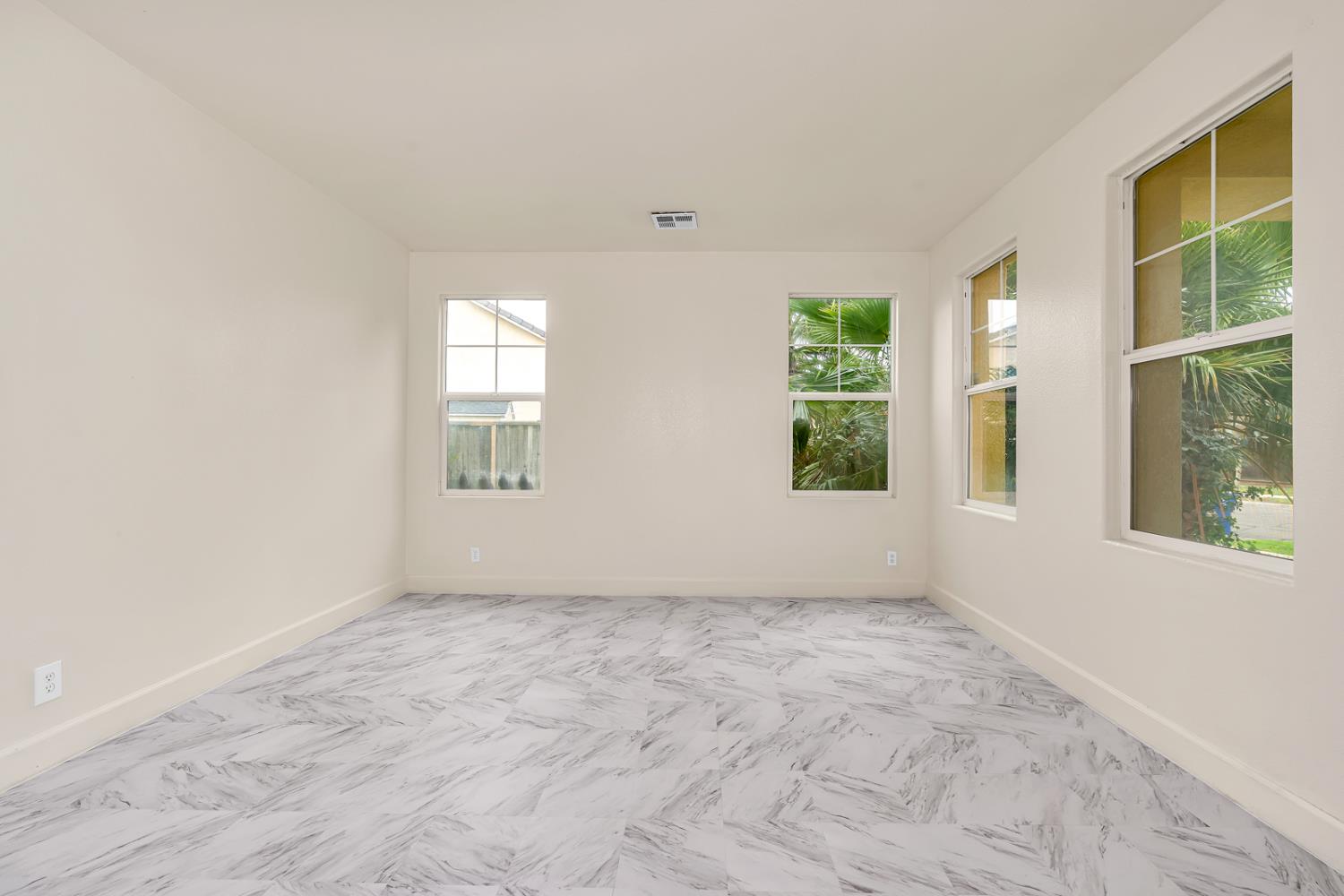 Los Banos, California 93635, United States, 4 Bedrooms Bedrooms, ,3 BathroomsBathrooms,Residential,Active,245790