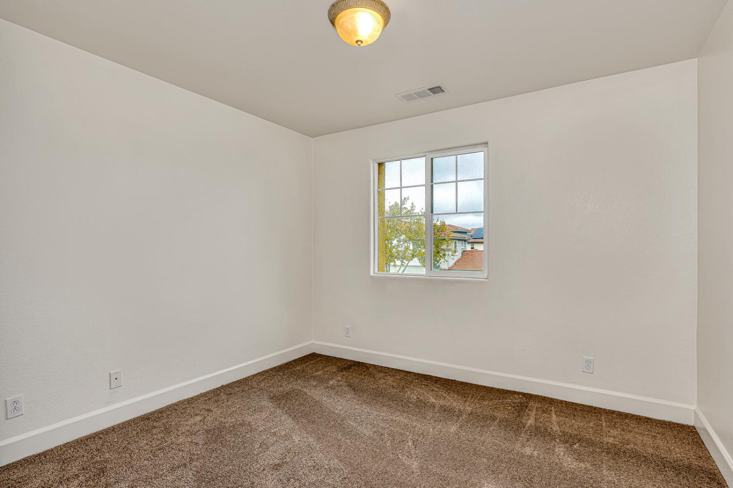 Los Banos, California 93635, United States, 4 Bedrooms Bedrooms, ,3 BathroomsBathrooms,Residential,Active,245790