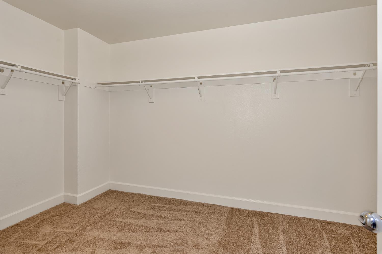 Los Banos, California 93635, United States, 4 Bedrooms Bedrooms, ,3 BathroomsBathrooms,Residential,Active,245790