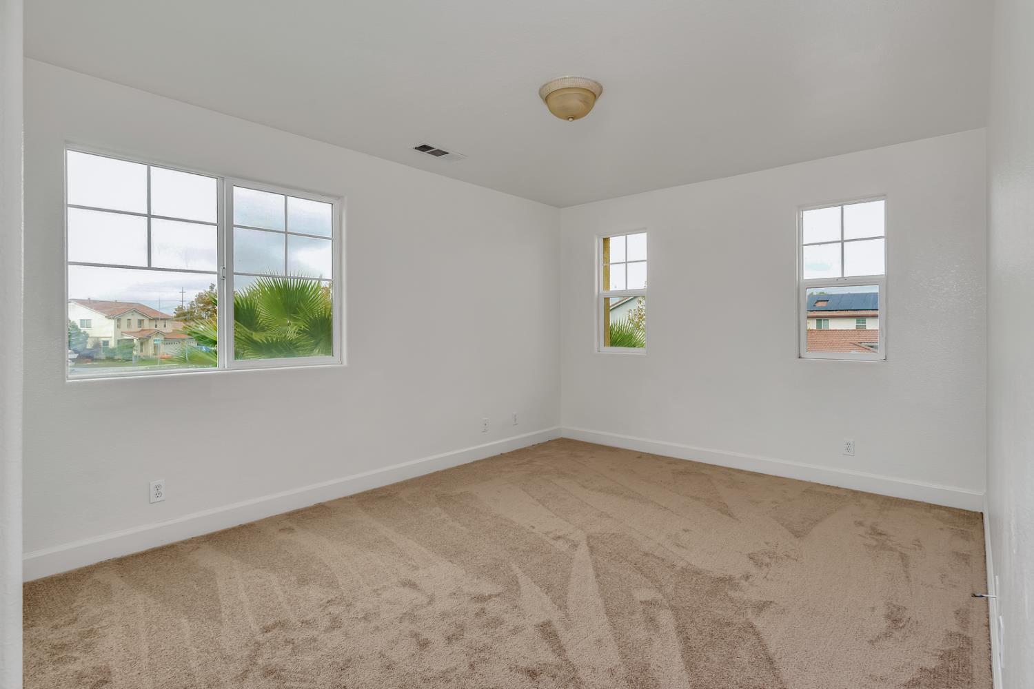 Los Banos, California 93635, United States, 4 Bedrooms Bedrooms, ,3 BathroomsBathrooms,Residential,Active,245790