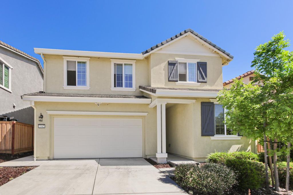 Photo of 3342 Jackrabbit Court, Folsom, CA 95630 (MLS # 226041116)