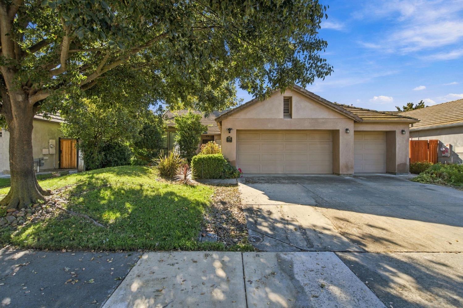 3436 Des Moines Drive
