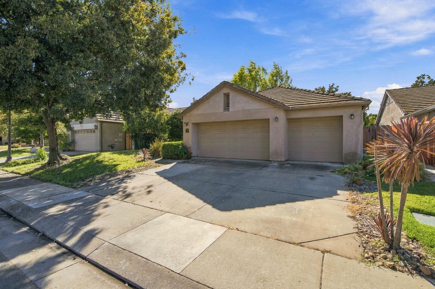 3436 Des Moines Drive