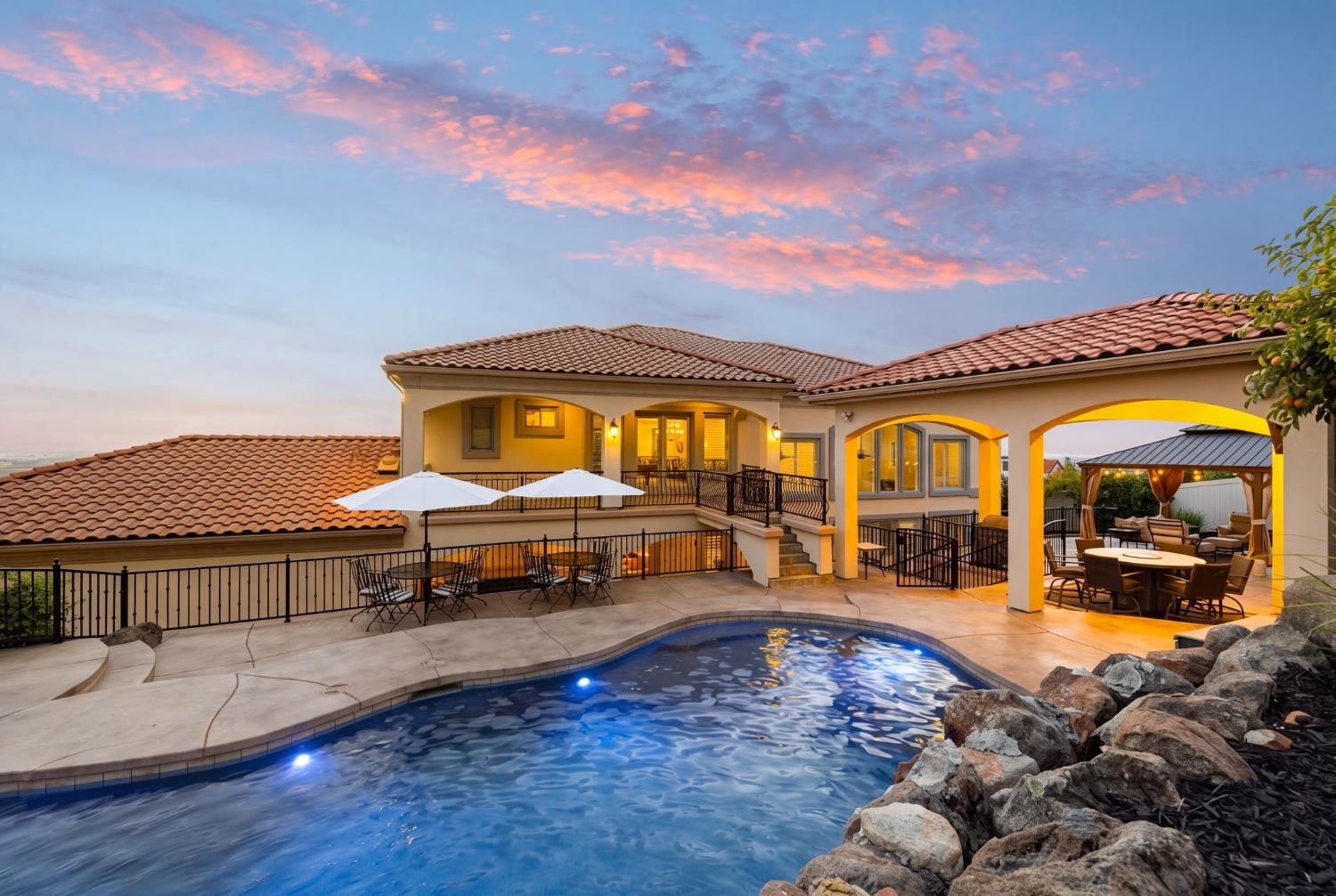 418 Serpa Way