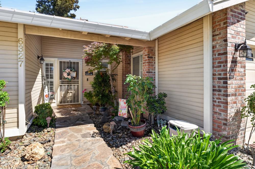 6327 Laguna Villa Way