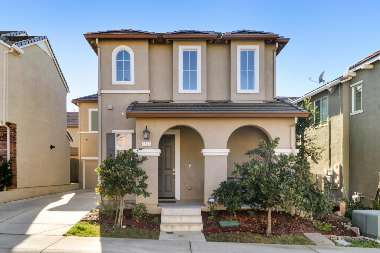 1620 Viburnum Lane