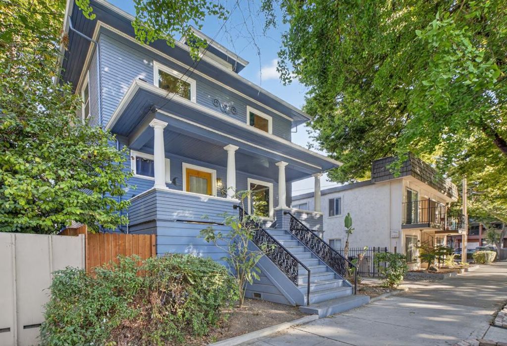 Photo of 811 18th Street, Sacramento, CA 95811 (MLS # 226007055)