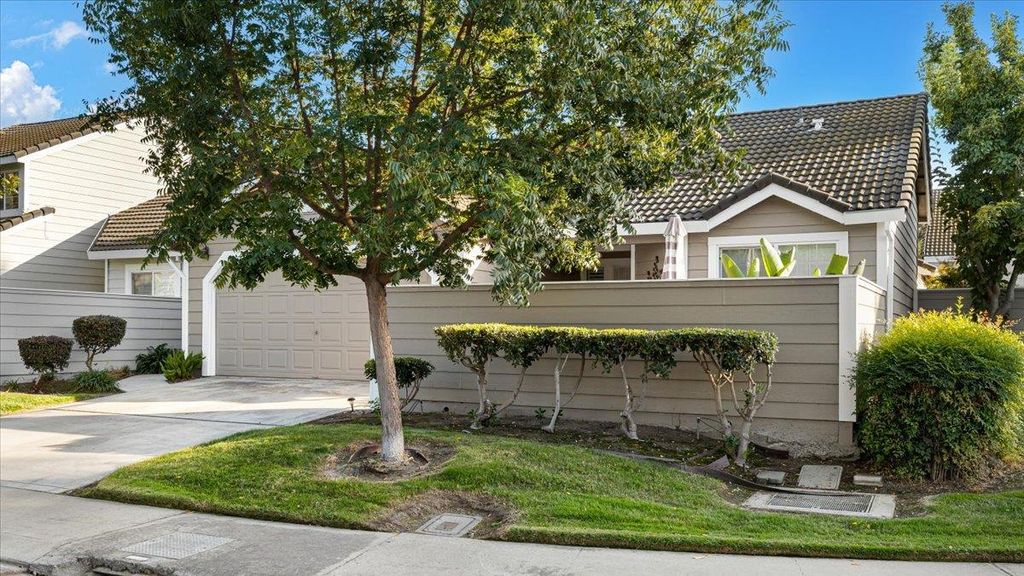 Photo of 2344 St Lawrence Lane, Modesto, CA 95356 (MLS # 225132435)