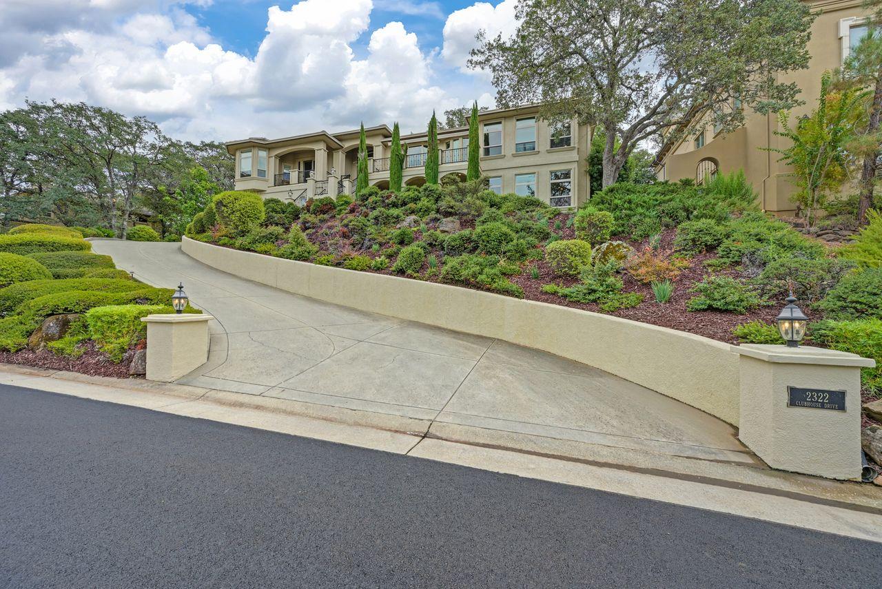 2322 Clubhouse Drive