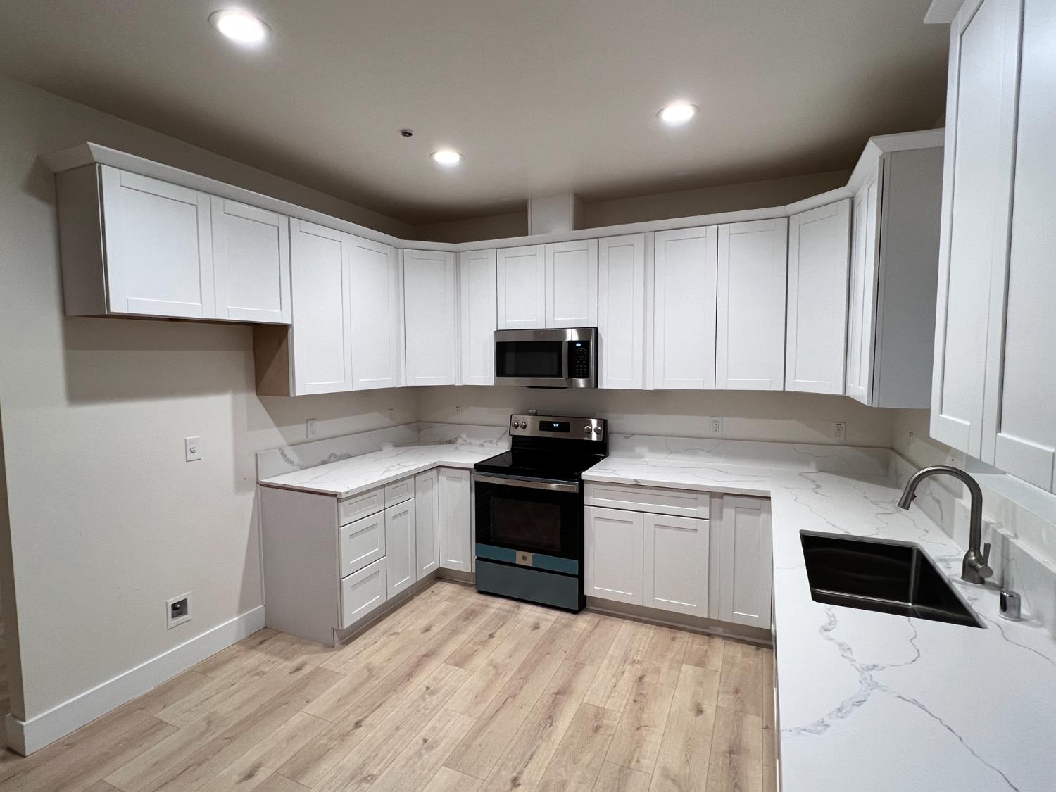 2106 Keith Way