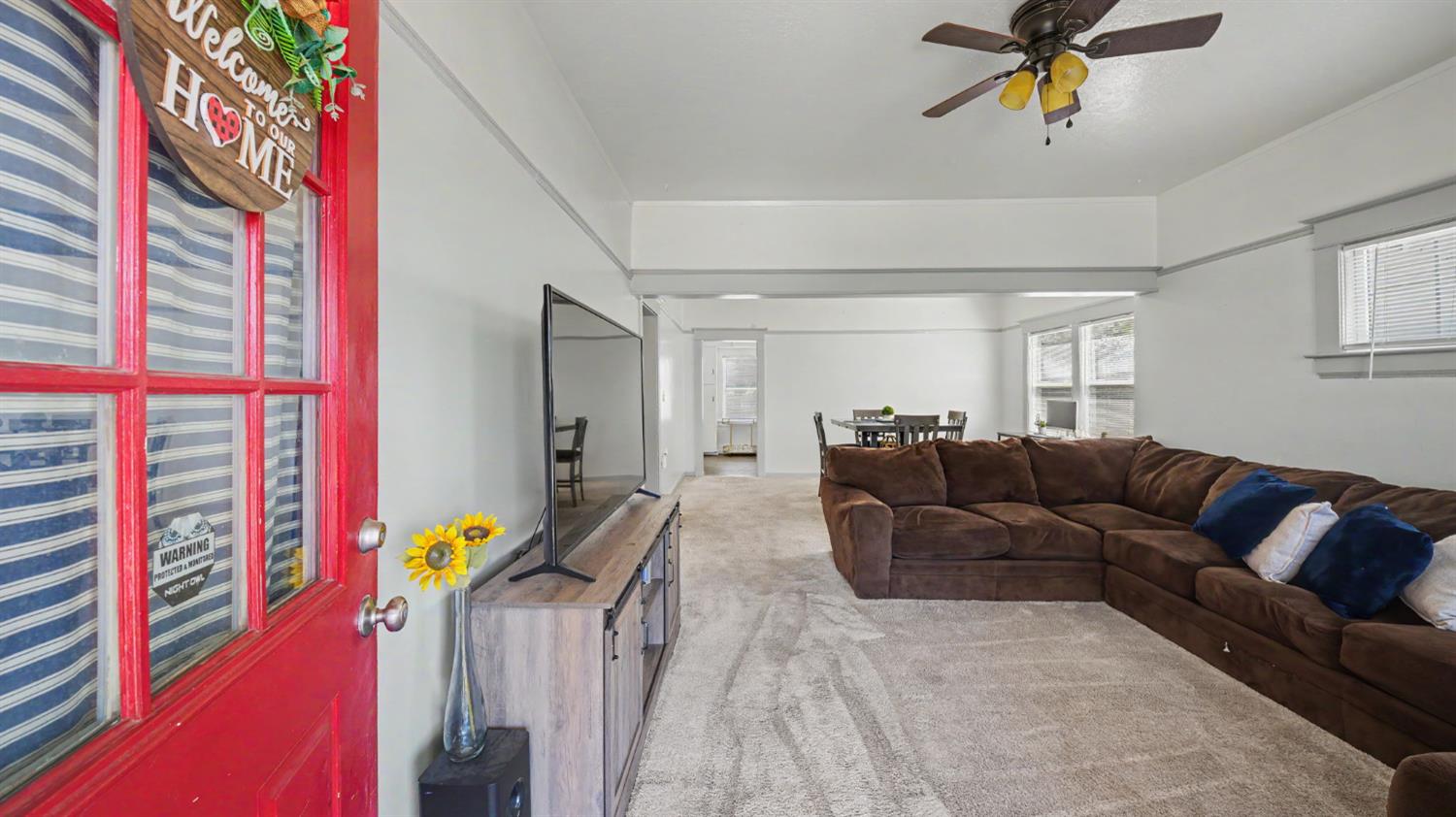 115 W 19th St - Photo 4