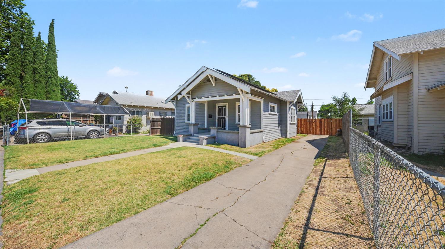 115 W 19th St - Photo 3
