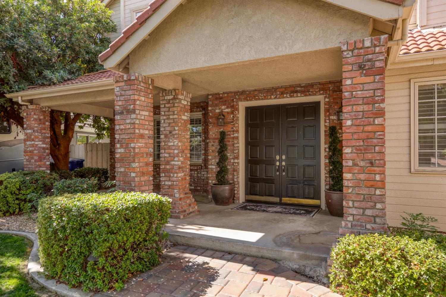 2705 Lake Front Court