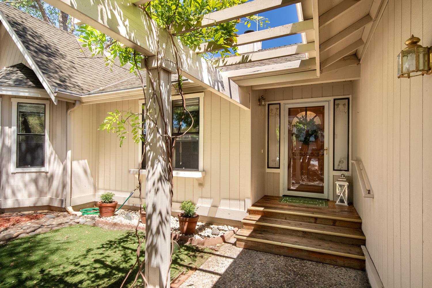 18018 Hummingbird Drive