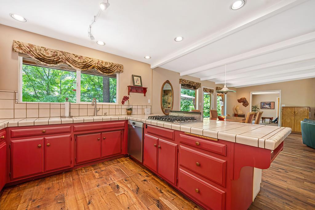 7912 Oak Glen Lane