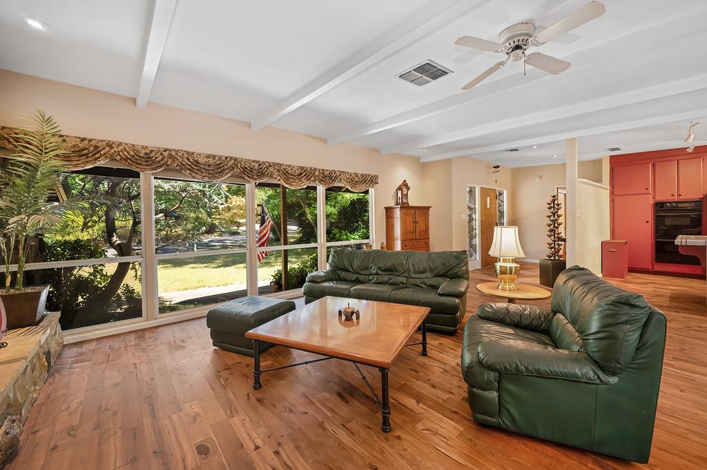 7912 Oak Glen Lane
