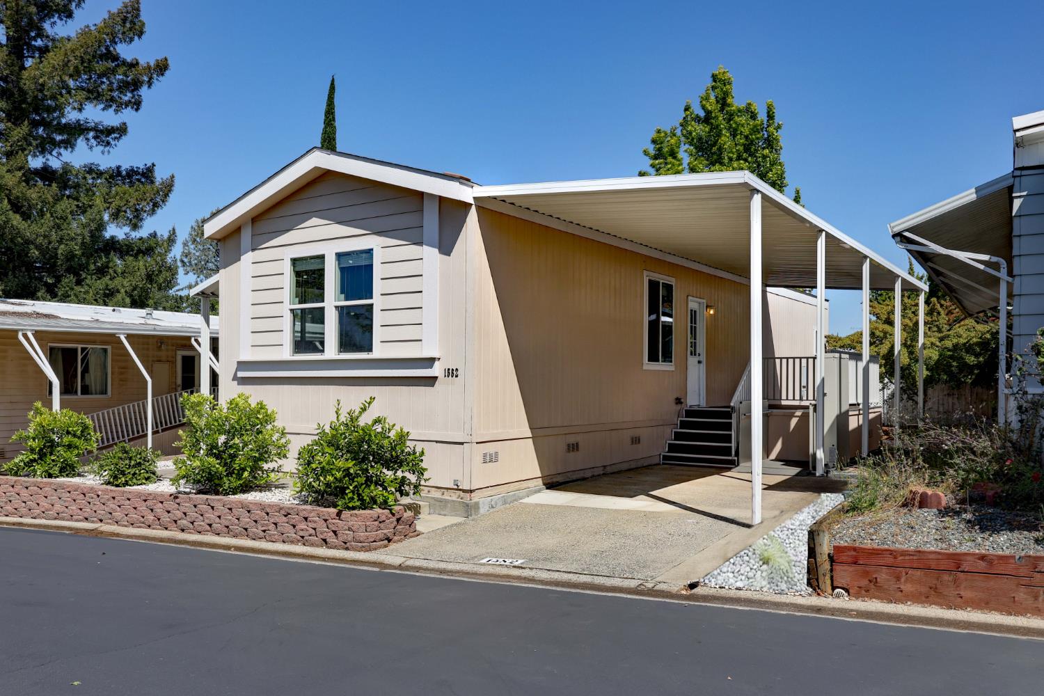 1582 Cottonwood Circle