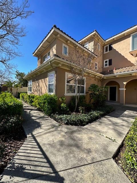 4800 SE Westlake Parkway 1009