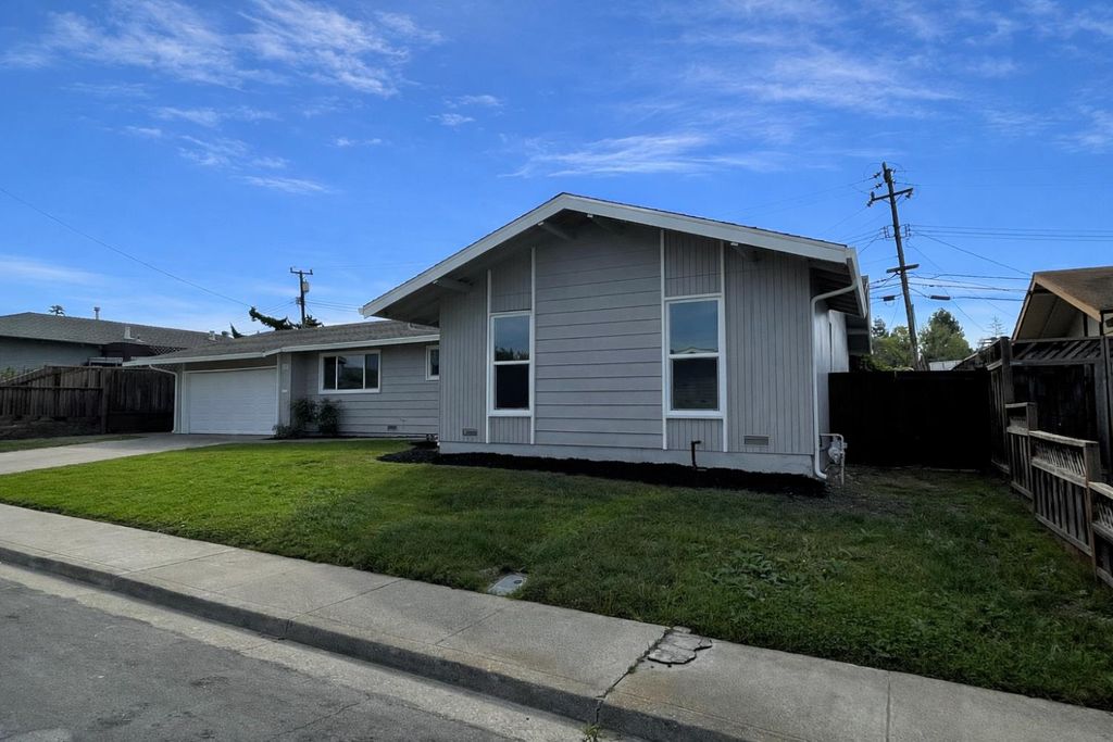 Photo of 1672 Oro Drive, Fremont, CA 94539 (MLS # 226035295)