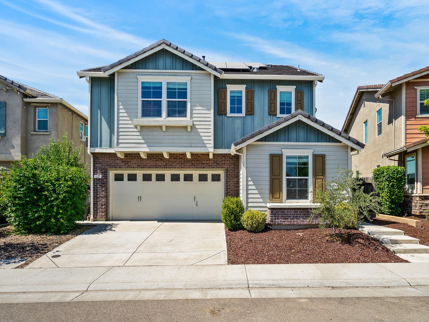 1327 Larkspur Drive