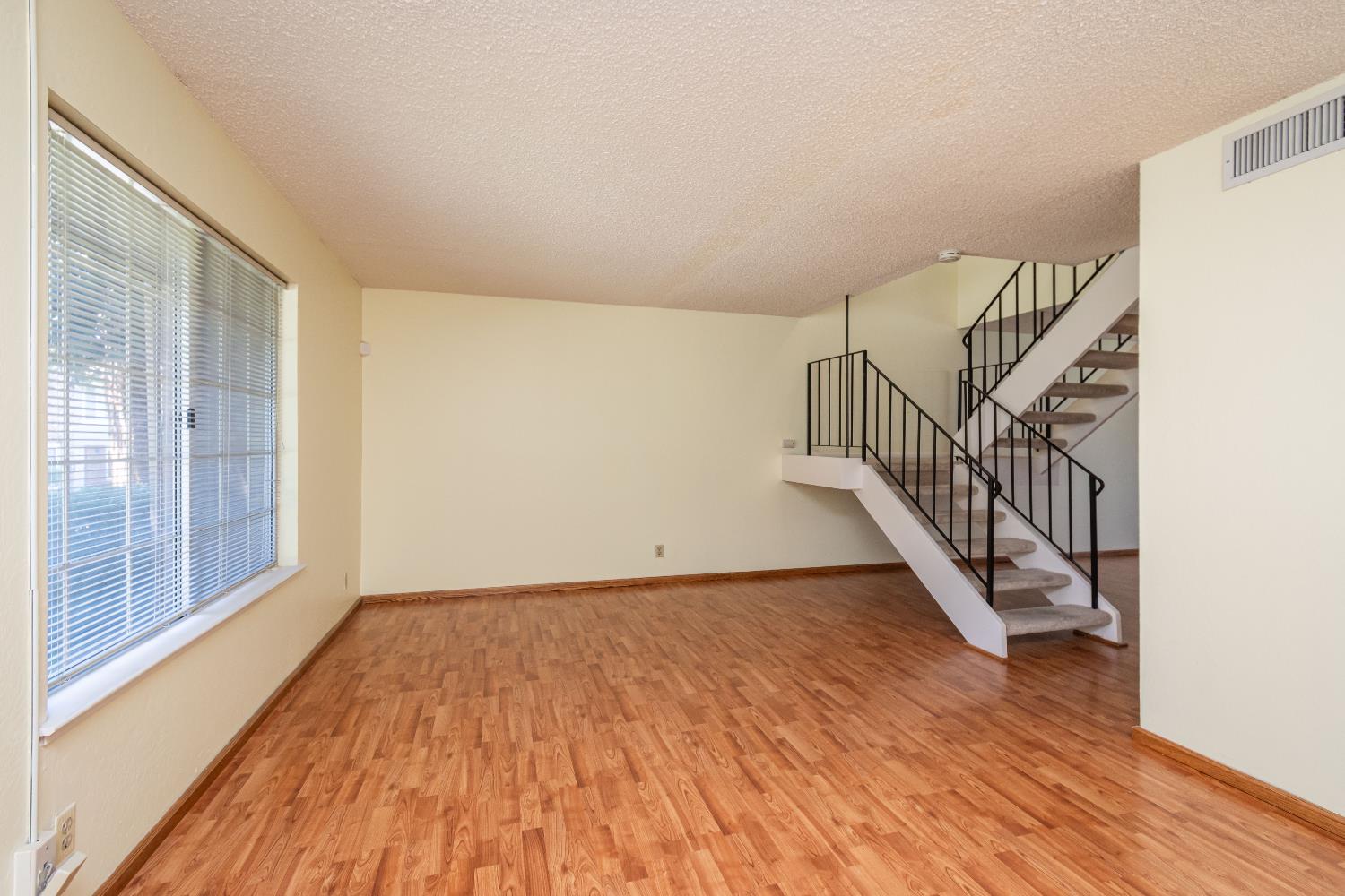 3987 Oak Villa Circle