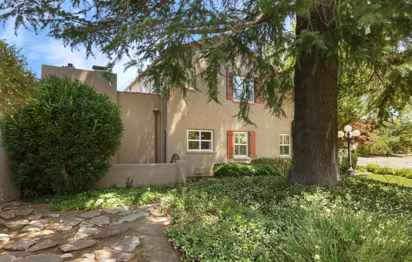 949 S Country Club Boulevard