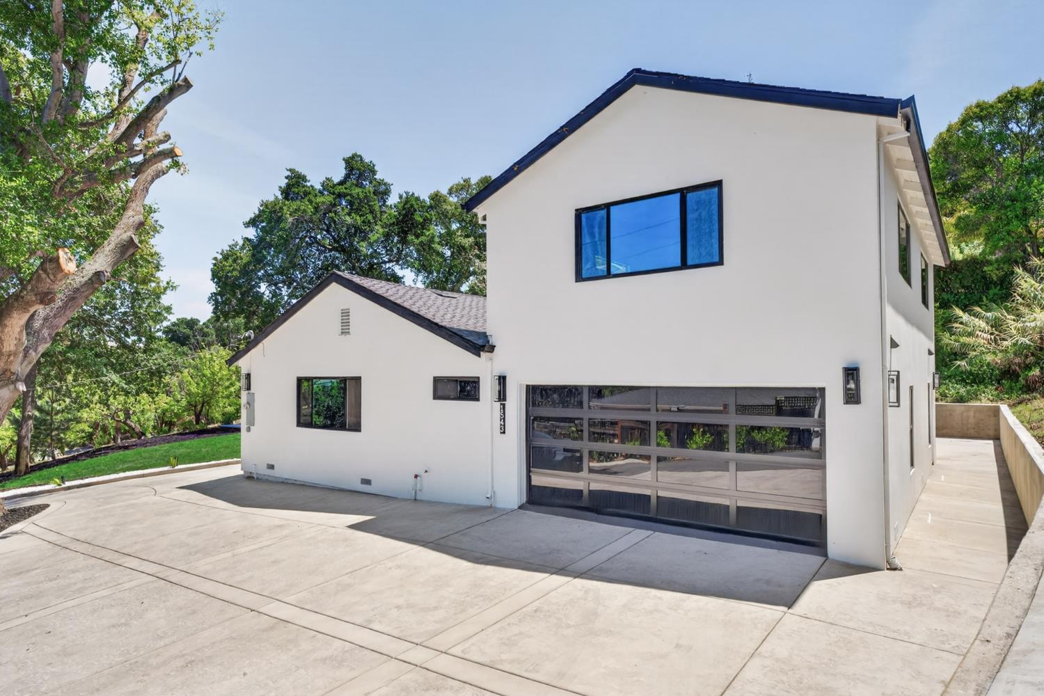 1543 Rancho View Drive