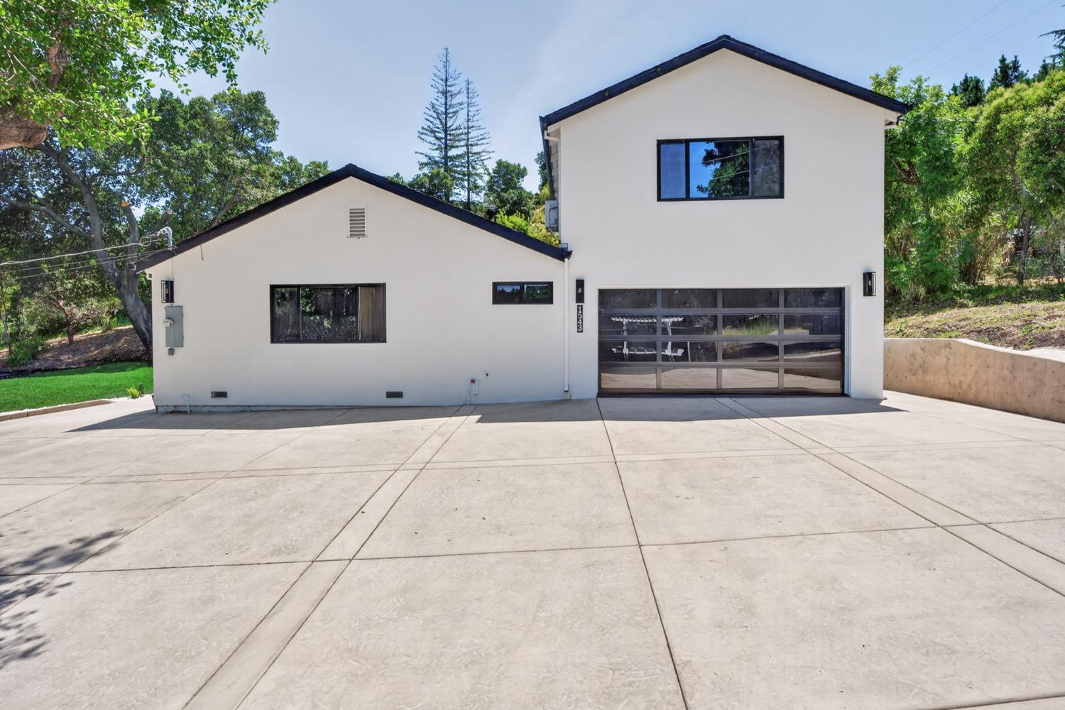 1543 Rancho View Drive