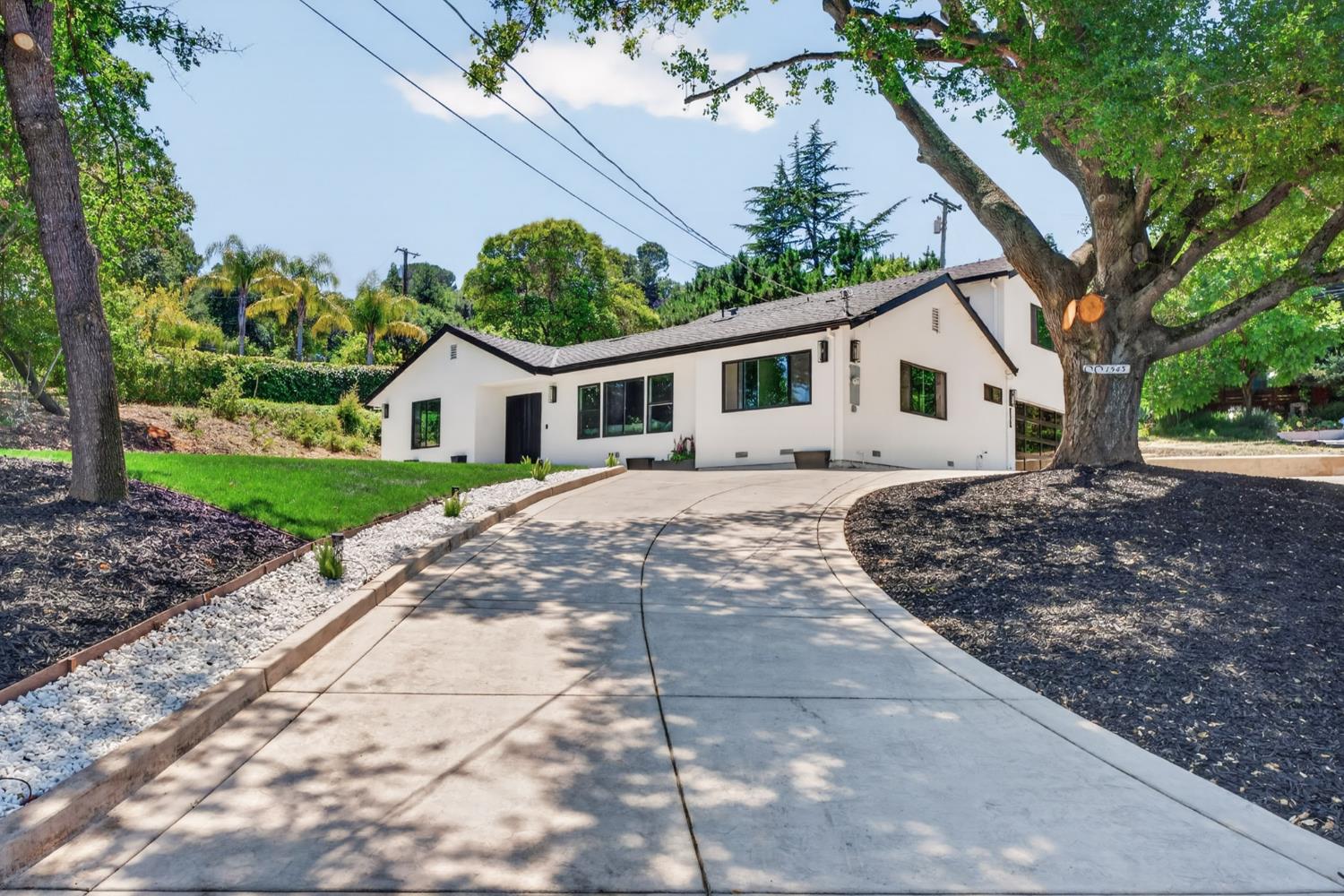 1543 Rancho View Drive