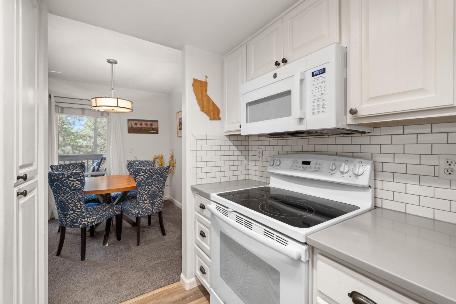 2448 Larkspur Lane 318