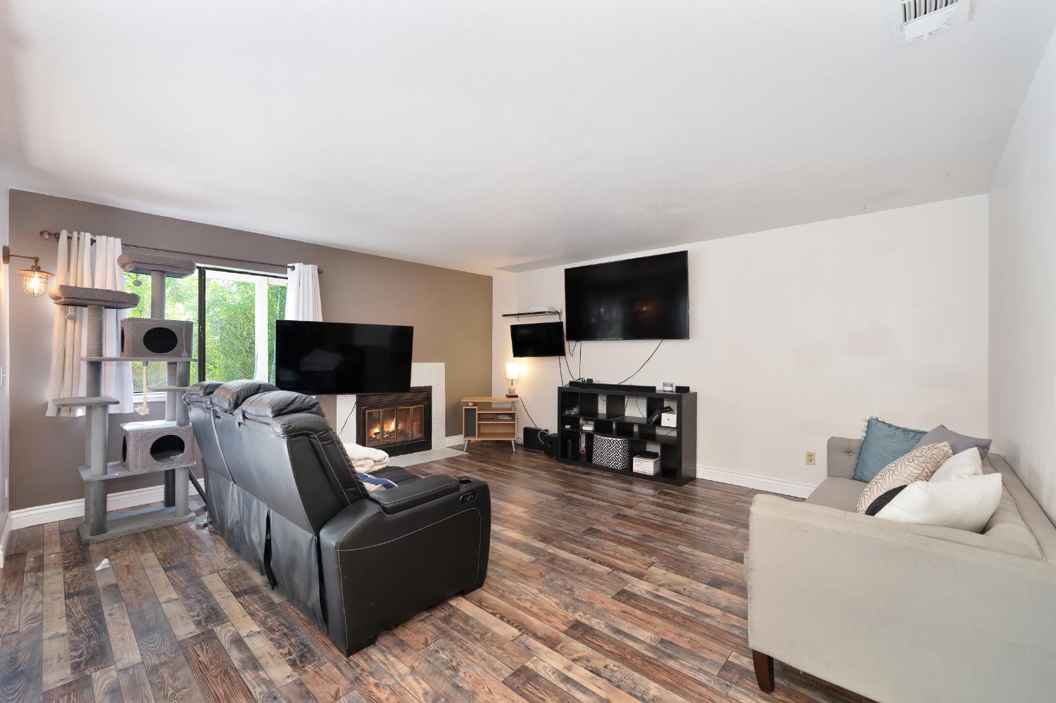 3955 Stonegate Court