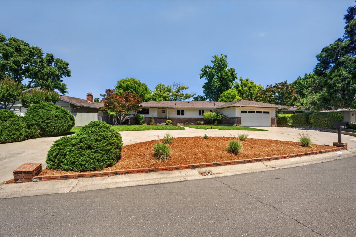 812 Columbia Drive