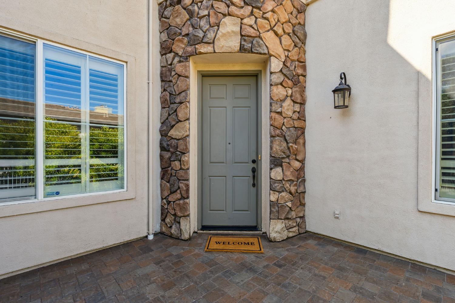 1512 Grey Owl Circle