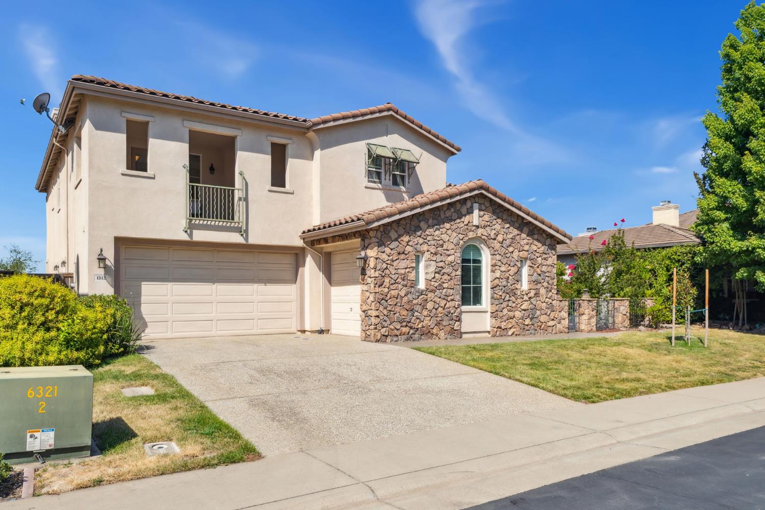 1512 Grey Owl Circle