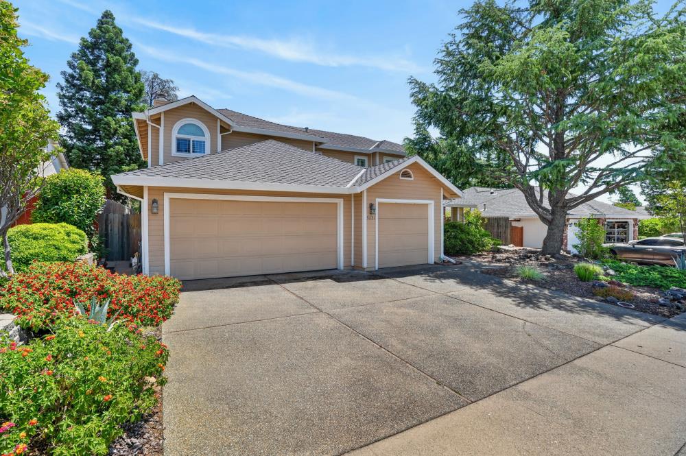 5221 Fairway Court