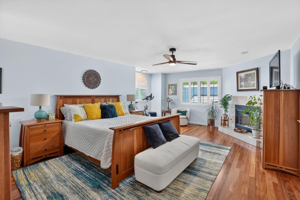 5221 Fairway Court