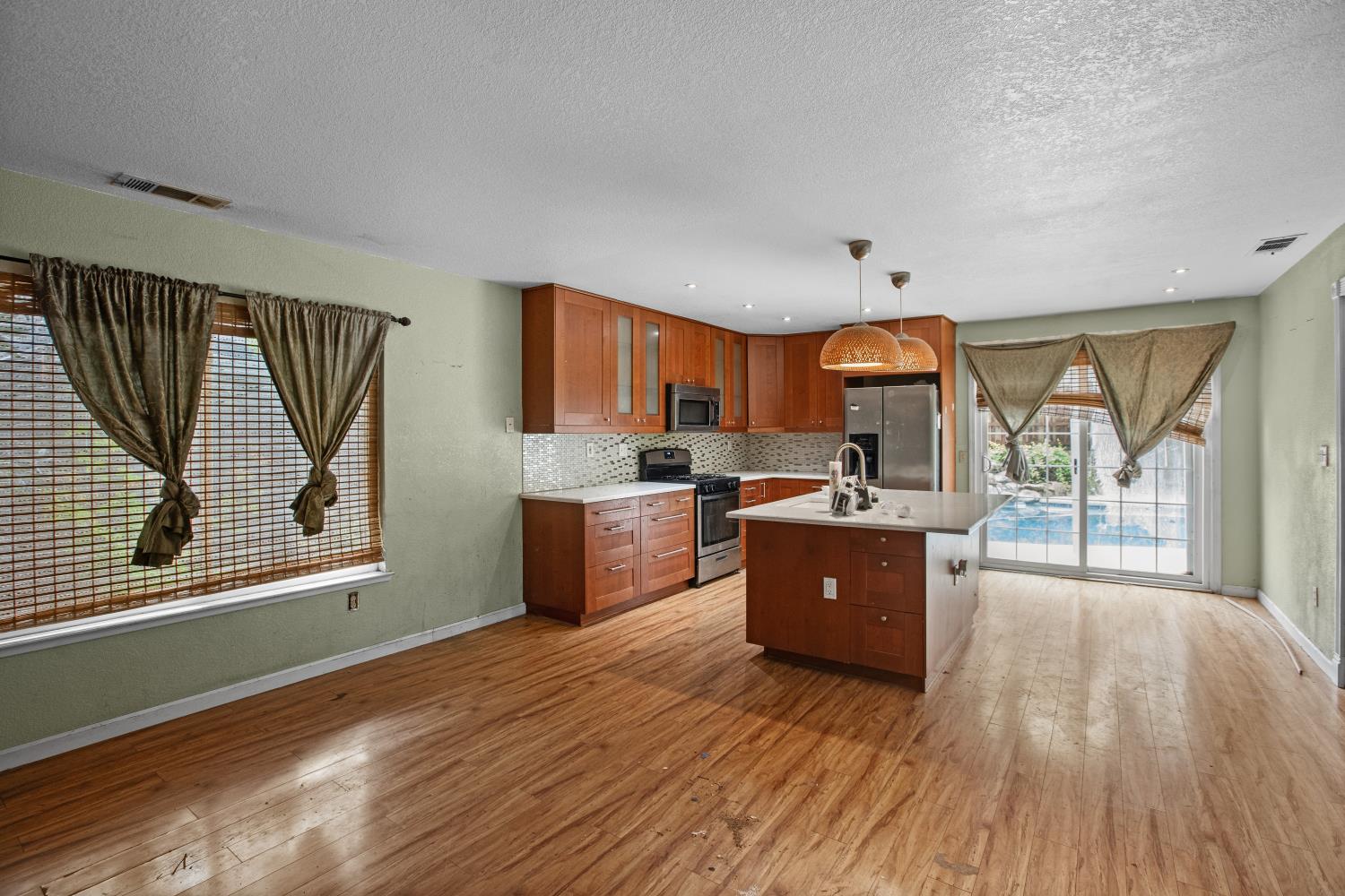 4304 Dundalk Court