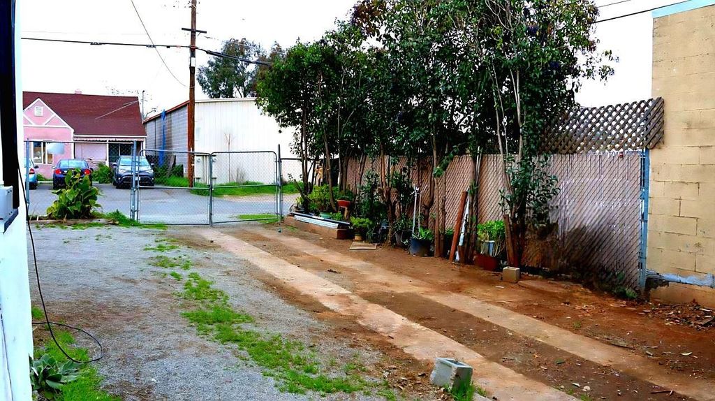 Photo of 1332 Dixieanne Avenue, Sacramento, CA 95815 (MLS # 226033805)