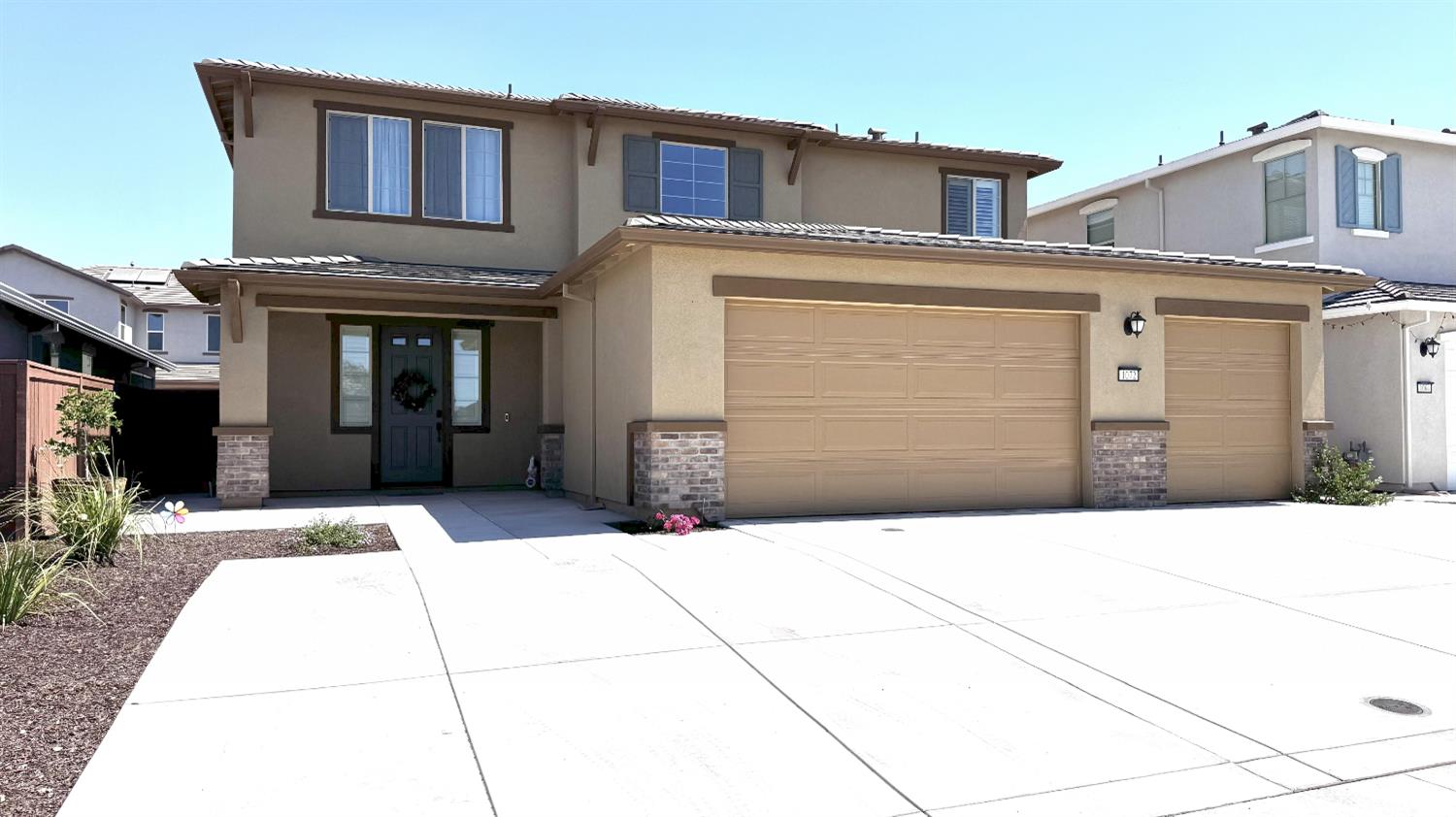 1072 Blue Range Way