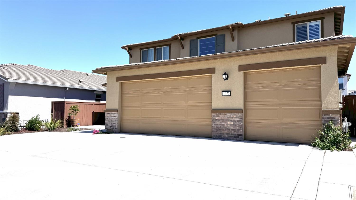 1072 Blue Range Way