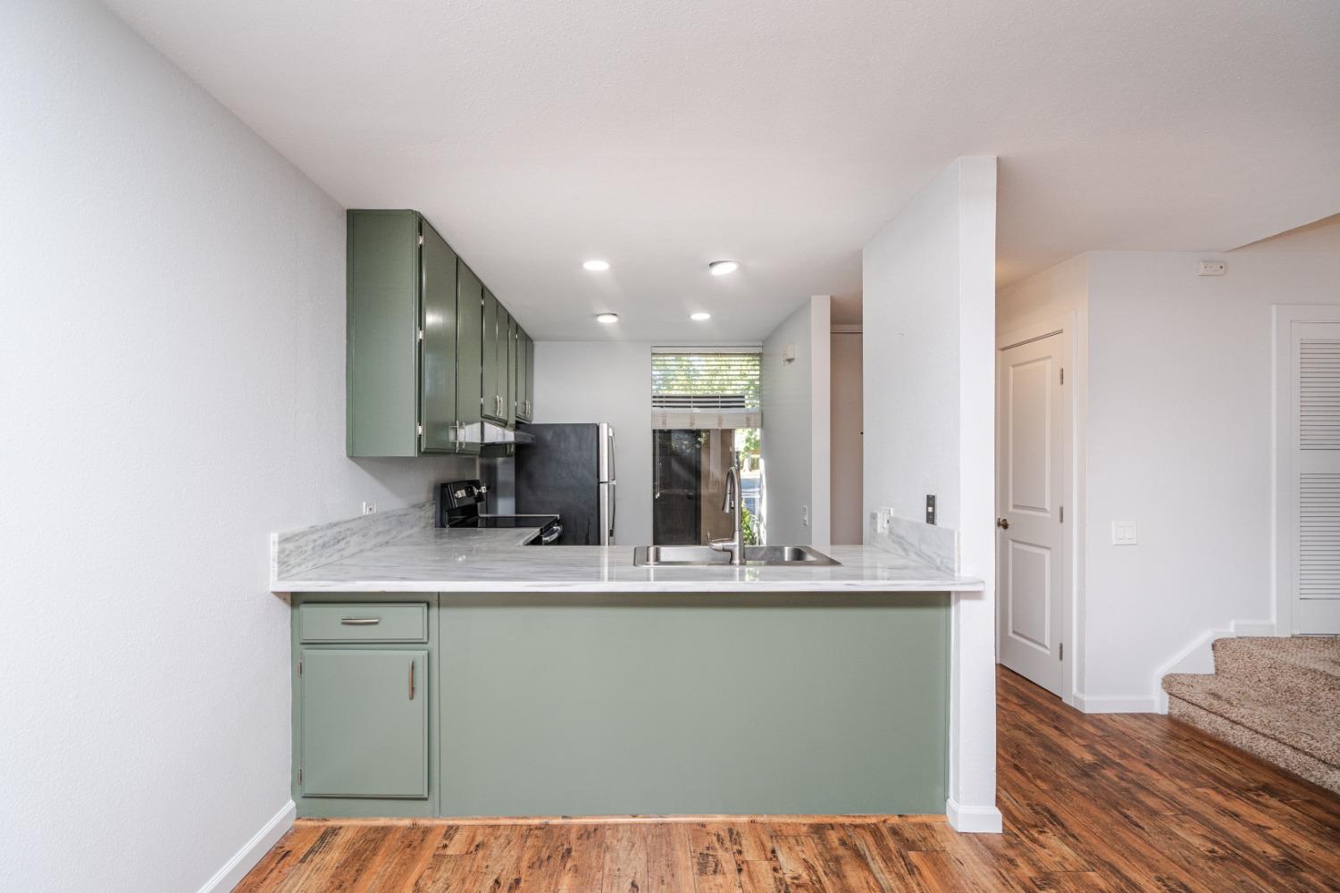 2290 Woodside Lane 2