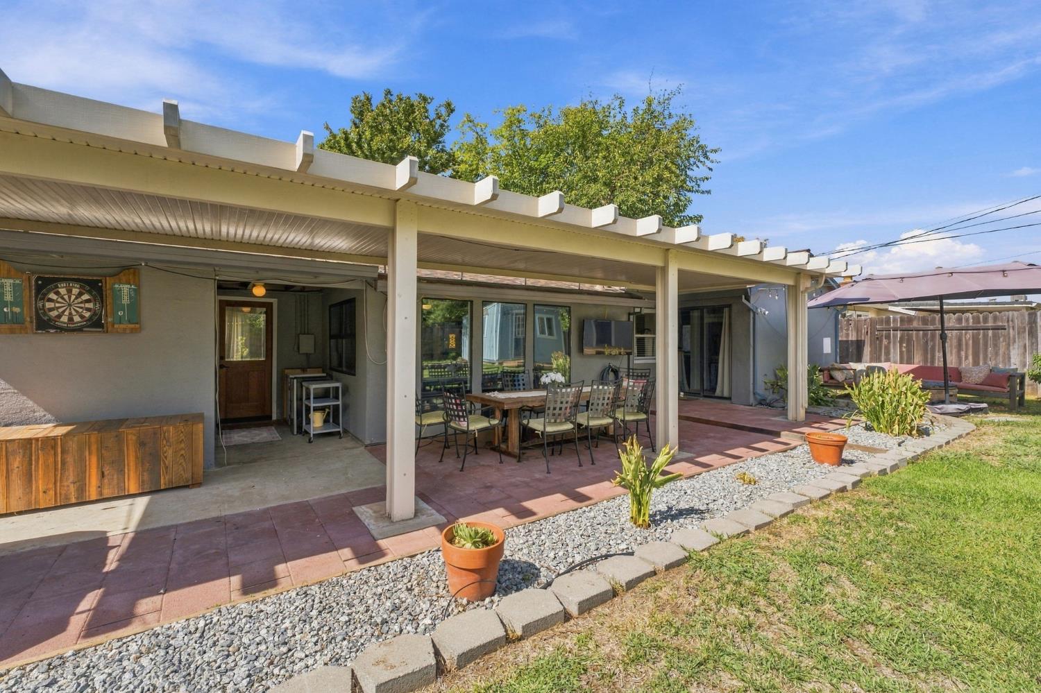 1416 Gladstone Drive