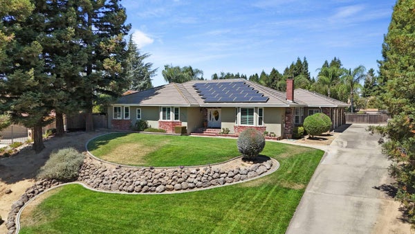 10117 DEL ALMENDRA DR, OAKDALE, CA 95361 - Image 52d5d205242b3d80ec011756dfd1f41a/4235181944