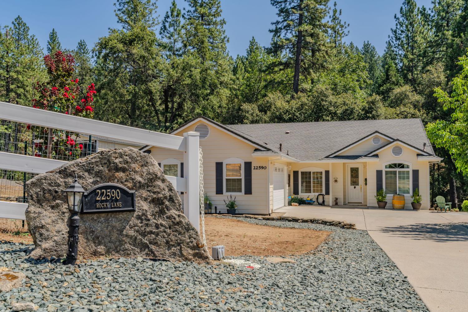 22590 Rocky Lane