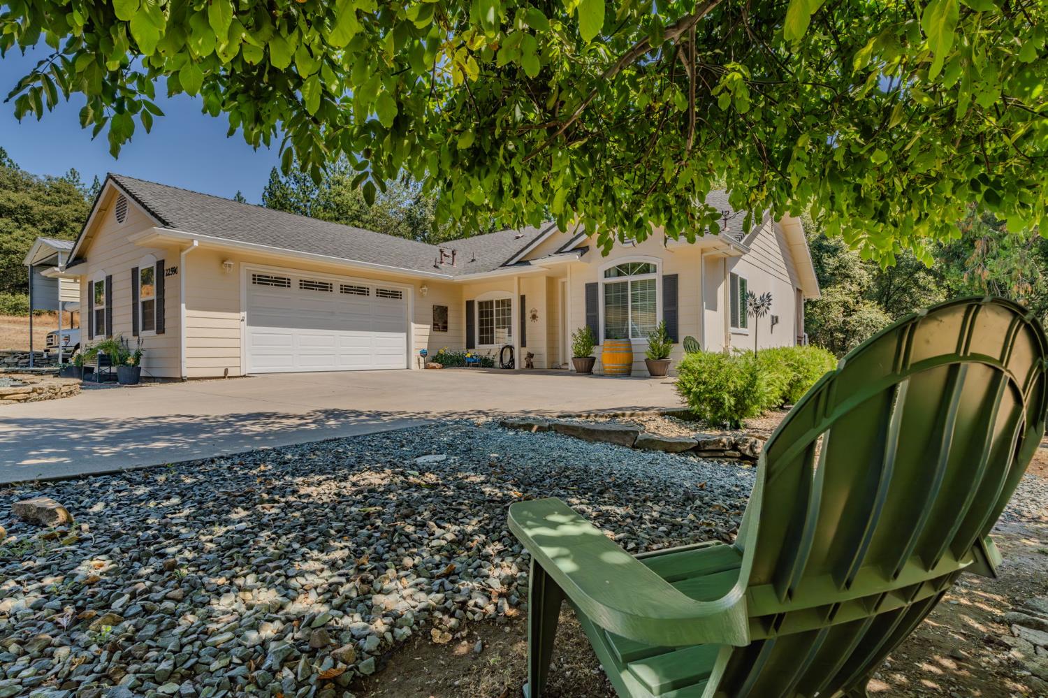 22590 Rocky Lane