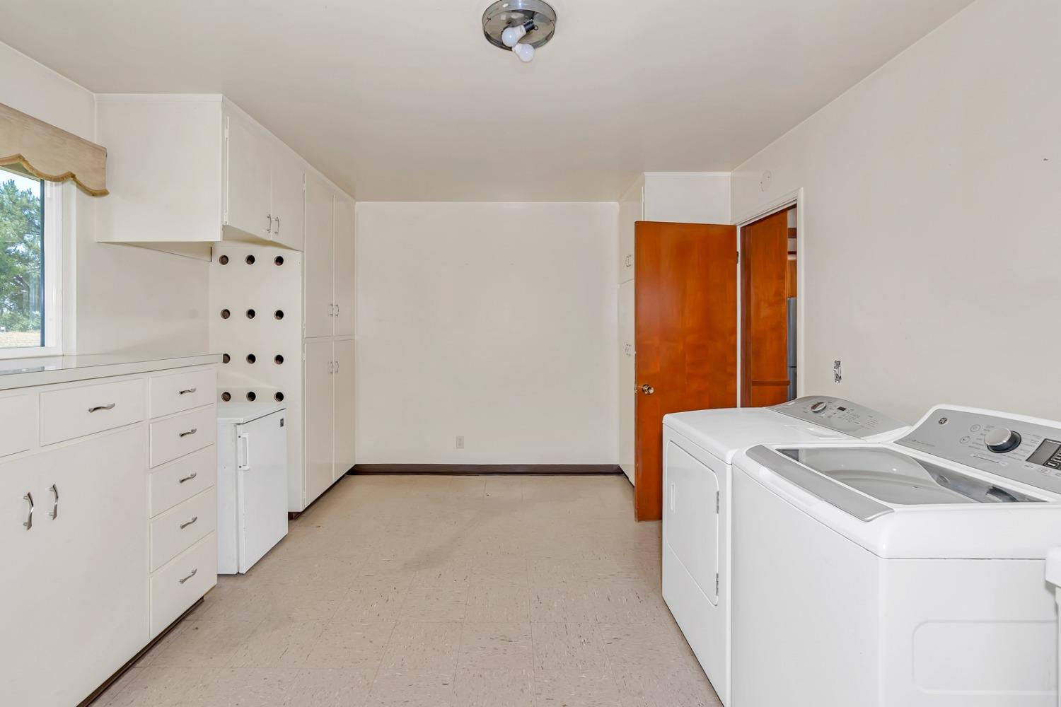 Gustine, California 95322, United States, 3 Bedrooms Bedrooms, ,3 BathroomsBathrooms,Residential,Active,127499