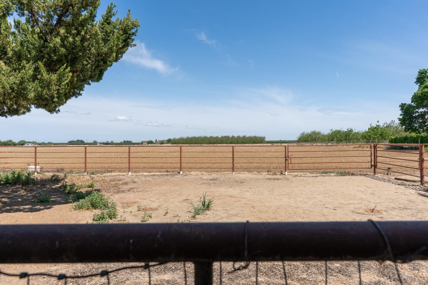 Gustine, California 95322, United States, 3 Bedrooms Bedrooms, ,3 BathroomsBathrooms,Residential,Active,127499