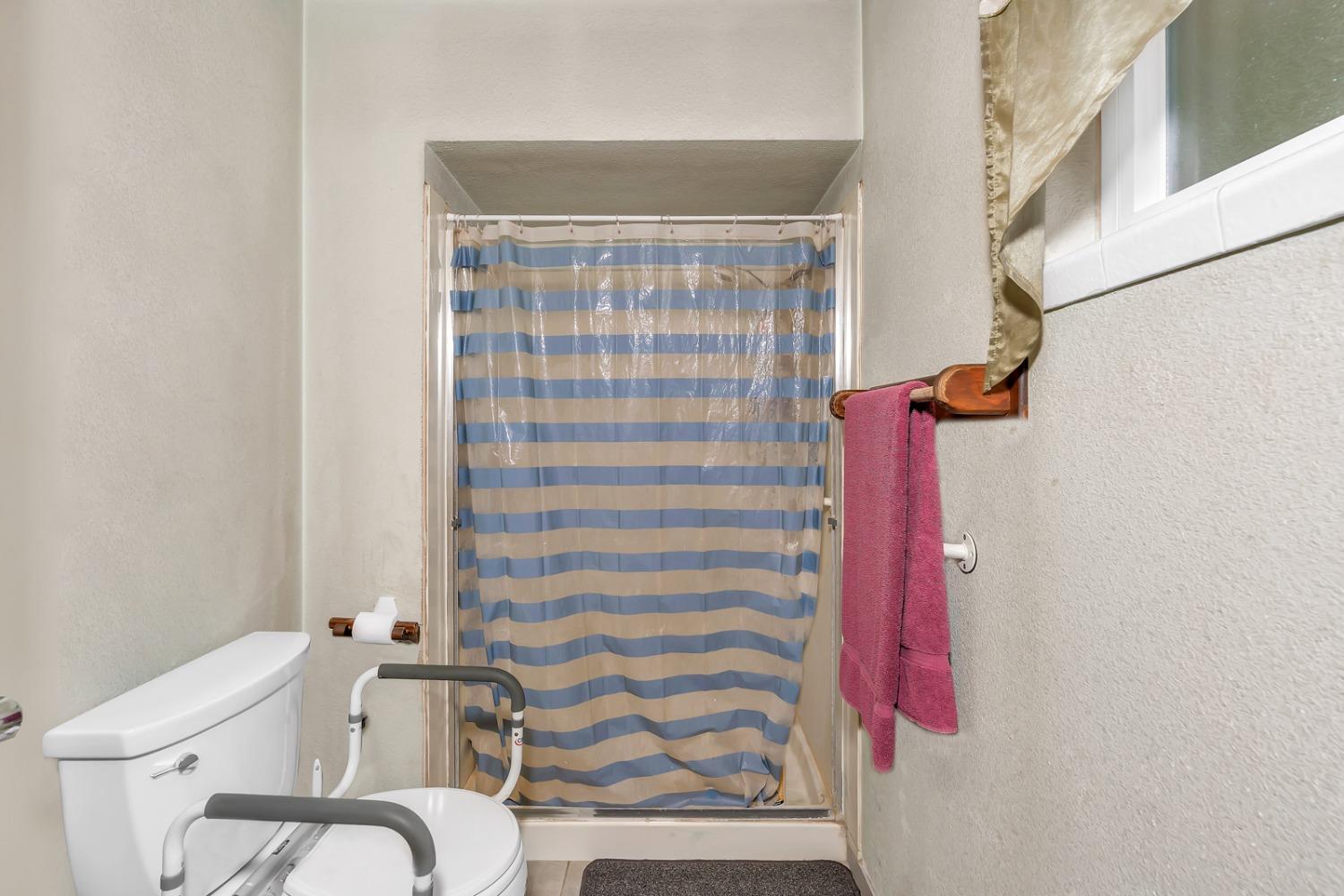 Gustine, California 95322, United States, 3 Bedrooms Bedrooms, ,3 BathroomsBathrooms,Residential,Active,127499