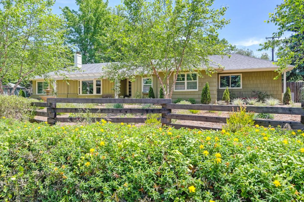 Photo of 6200 Mahala Drive, Carmichael, CA 95608 (MLS # 226046446)