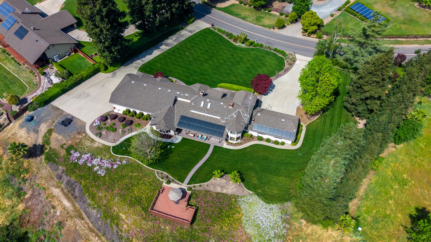 9000 Oak View Dr, Oakdale, CA, 95361, USA, 3 Bedrooms Bedrooms, ,4 BathroomsBathrooms,Residential,Active,9000 Oak View Dr,226038885